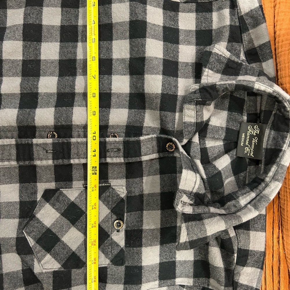 Vermont Flannel Co. Black and Gray Plaid Men's Casual Button Down Shirt - Picture 7 of 7